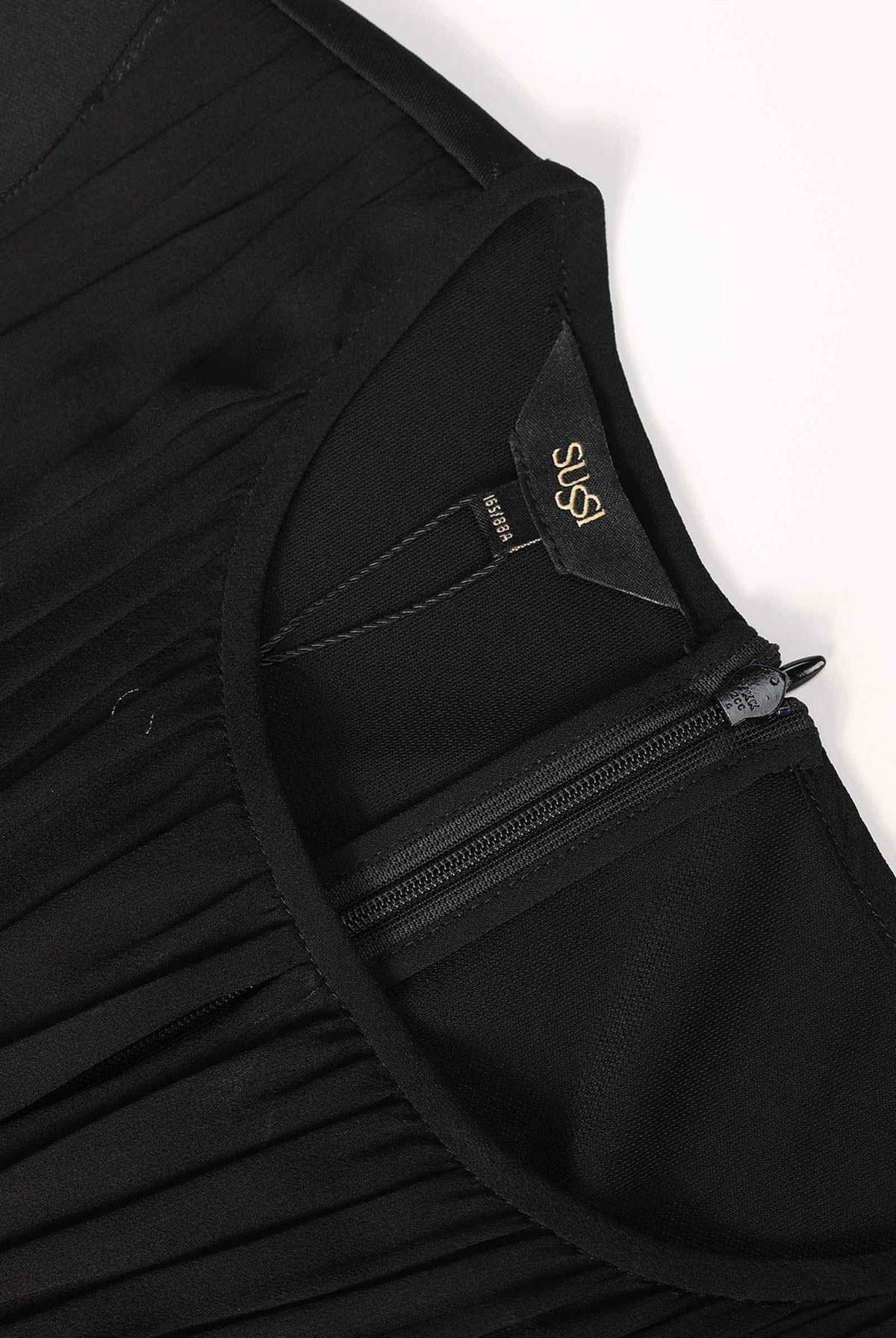 Sophisticated Sleeveless Waist-Defining Blouse